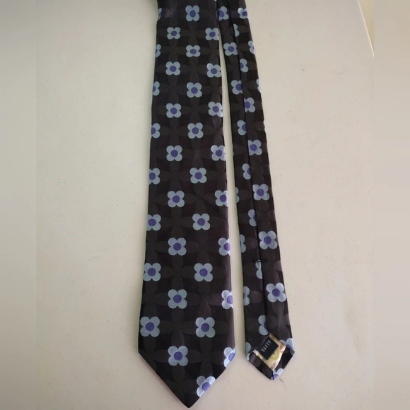 Ted Baker Men's Black- Gray Blue Floral 100% Silk Neck Tie -Career Office Event - Picture 1 of 7